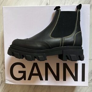 NWT GANNI Size 38 Cleated Chelsea ankle boot / black with yellow stitching